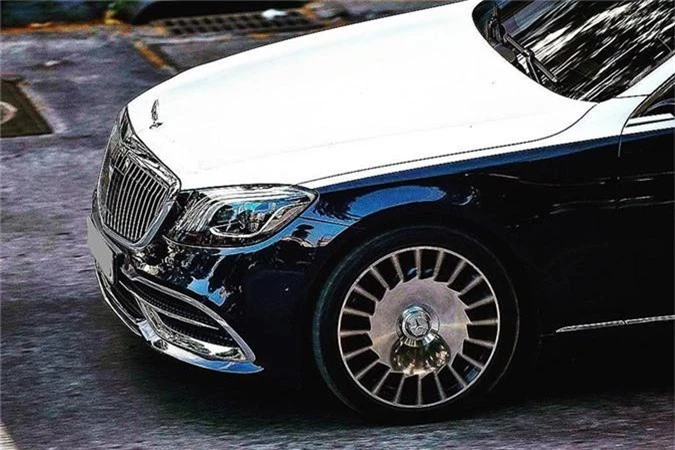 Em trai Ngoc Trinh so huu Mercedes-Maybach S560 hon 11 ty-Hinh-3