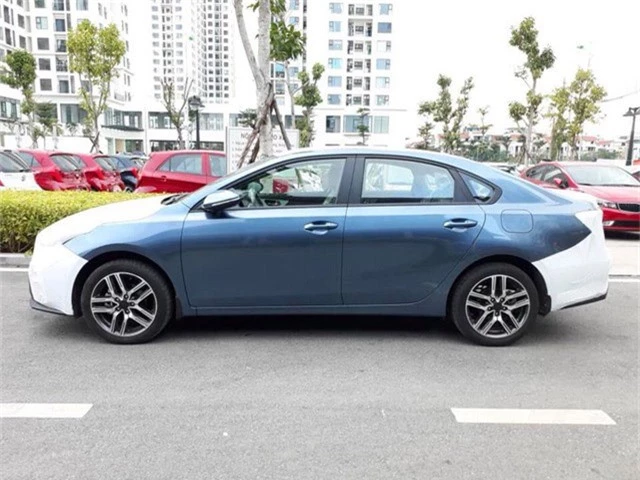 Hot: Kia Cerato 2019 lộ diện với màu sơn mới tại Hà Nội, ra mắt ngay trong tháng 12 - Ảnh 1.