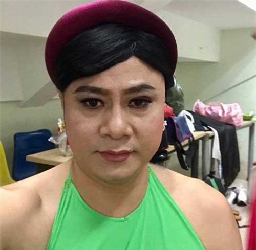 Minh Vượng tung ảnh làm người mẫu thời trẻ; Tự Long mặc yếm giả gái