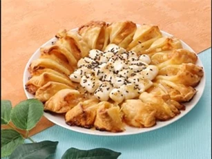 Clip: Hướng dẫn làm bánh hoa hướng dương ‘khổng lồ’