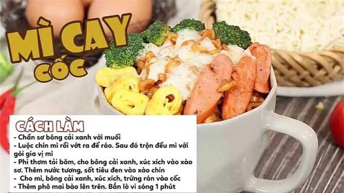 Chưa đến 10 phút, bạn sẽ có ngay cóc mì cay nóng hổi.