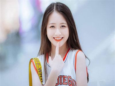 Nữ sinh Nam Định xinh hút hồn với nụ cười răng khểnh đáng yêu