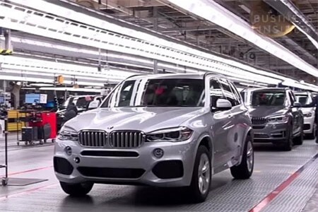 Clip: Khám phá 'đội quân' robot bên trong nhà máy BMW