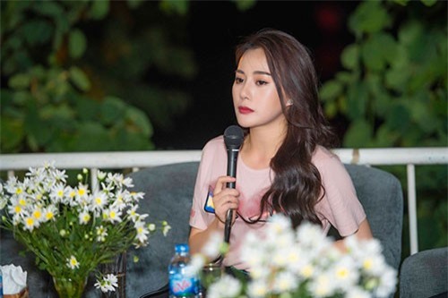 Phương Oanh rớm nước mắt khi nghe tâm sự của 'gái ngành'
