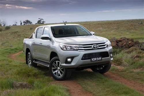 2. Toyota Hilux (doanh số: 13.383 chiếc).