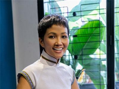 Khám phá hành trang hơn 150 kg H’hen Niê mang đến Miss Universe