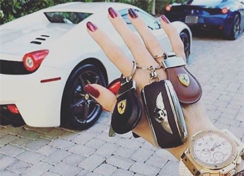 Choáng váng với cách 'đốt tiền' của hội con nhà giàu Việt và các cậu ấm cô chiêu trên khắp thế giới