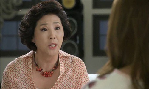 Chỉ vì một tin nhắn mà tôi đã gặp rắc rối với mẹ chồng tương lai