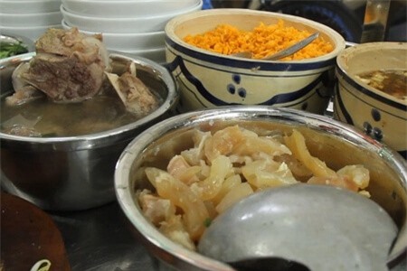 Clip: 'Căng bụng' với tô hủ tiếu khổng lồ độc đáo như tên của quán