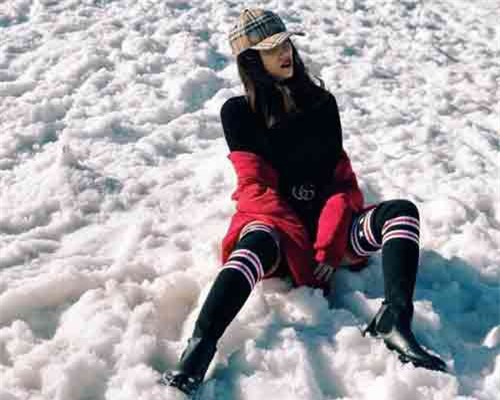 Diện đồ street-style, Hương Giang hóa 'soái tỷ' bên sông Venice