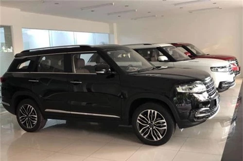 BAIC Q7 - SUV Trung Quốc thiết kế như Range Rover ra đại lý, giá dự kiến hơn 600 triệu đồng. BAIC Q7 là SUV 5 chỗ hoàn toàn mới tại Việt Nam, xuất xứ từ Trung Quốc, cạnh tranh ngay đồng hương Zotye Z8. (CHI TIẾT)