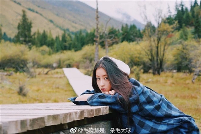 Nhan sắc thật sự của Tiểu Long Nữ mũi to bị photoshop thảm hoạ trên poster Tân Thần Điêu Đại Hiệp 2018 - Ảnh 13.