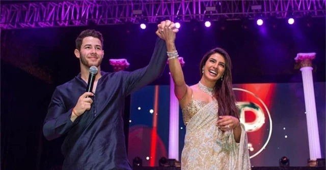  Priyanka Chopra, 36 tuổi và Nick Jonas, 26 tuổi chi bộn tiền cho đám cưới xa hoa của mình 