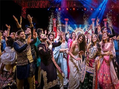 Thêm những hình ảnh đẹp trong đám cưới hoa hậu thế giới và chồng trẻ