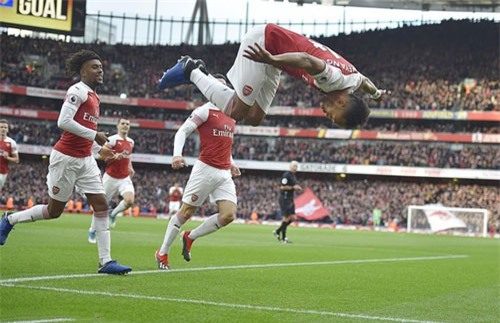 Kết quả bóng đá sáng 3/12: Liverpool thắng phút bù giờ, Arsenal trở lại top 4