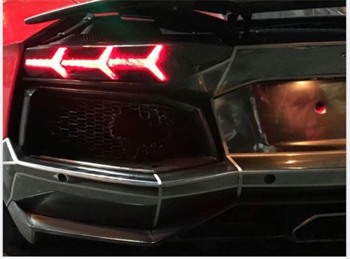 Clip: Nẹt pô mừng chiến thắng của ĐT Việt Nam, Lamborghini Aventador bốc cháy tại Đà Nẵng