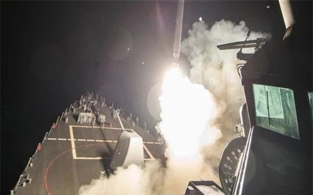 Liên quân Mỹ bị tố bắn 14 tên lửa tấn công quân đội Syria 