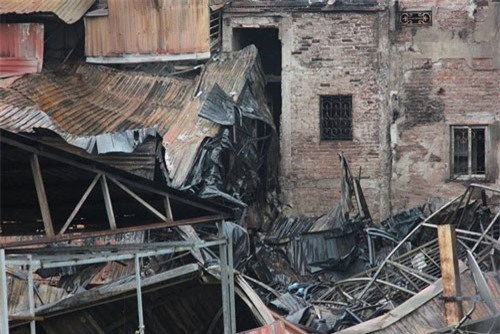 “Vướng” giải phóng mặt bằng sau vụ cháy gần viện Nhi, 6 hộ dân không thể về nhà