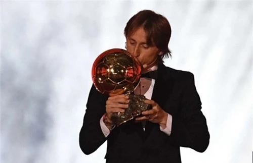 Luka Modric nhận giải Quả bóng Vàng 2018