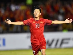 Mẹ Phan Văn Đức tiết lộ mức lương “không tin nổi” của con trai