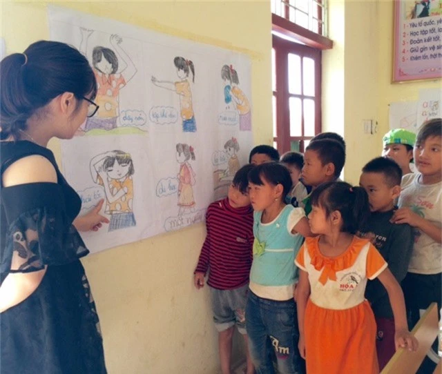 Đàn con nhỏ đặc biệt của cô giáo Dương Liên chính là những học trò khuyết tật tại Trung tâm Bảo trợ xã hội tỉnh Lai Châu.