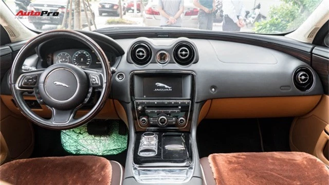 Kén khách, Jaguar XJL hạ giá hơn 1 tỷ đồng chỉ sau 20.000km để tìm chủ mới - Ảnh 8.
