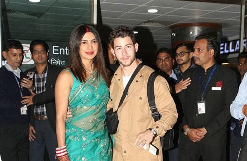 Vợ chồng Priyanka Chopra - Nick Jonas xuất hiện sau đám cưới