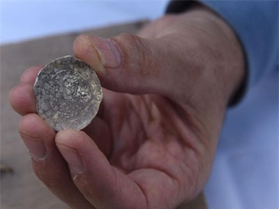 Phát hiện hũ vàng cổ ở Israel