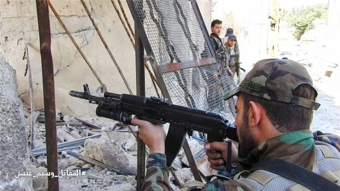Chưa kịp lẻn vào căn cứ quân đội Syria, phiến quân thánh chiến đã bị đánh tơi tả.