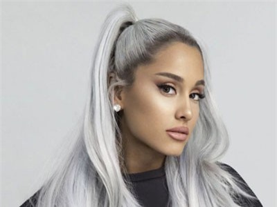 Ariana Grande lại 'mặt' Taylor Swift và BTS ở cột mốc trăm triệu