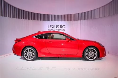 10. Lexus RC 300h 2019.