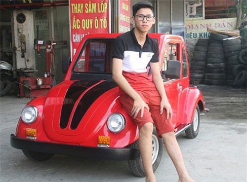 Clip: Chiêm ngưỡng chiếc xe chạy bằng năng lượng mặt trời do nam sinh lớp 11 thiết kế