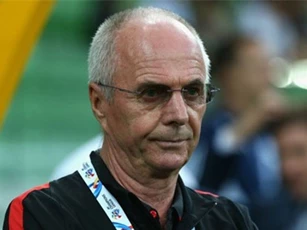 HLV Eriksson mắc sai lầm trong việc chọn đội hình Philippines dự AFF Cup?