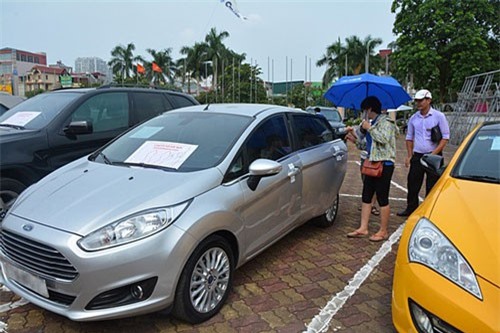 Xe giá rẻ ra đời ồ ạt, đại lý xe cũ sợ cái kết buồn cuối năm