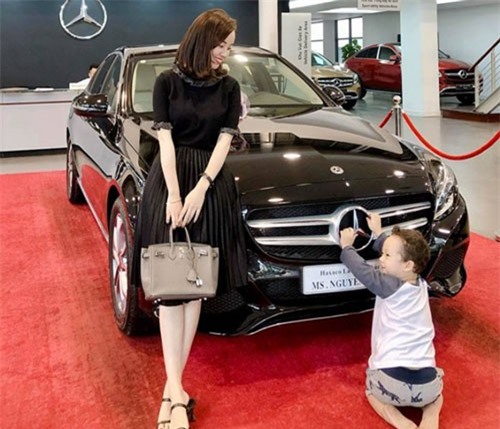 Hot girl Nhật ký Vàng Anh là tình cũ cầu thủ đào hoa nhất showbiz, đổi xe như đổi áo