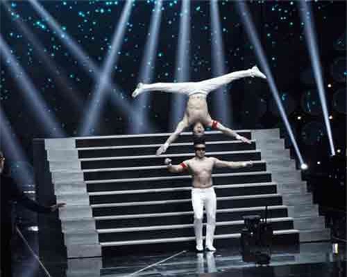 Quốc Cơ - Quốc Nghiệp xác lập thành công kỷ lục thế giới mới