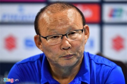 Cảnh báo học trò, thầy Park khơi dậy 'vết thương lòng' của CĐV Việt Nam