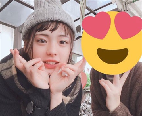 Cậu bé 15 tuổi gây sốt mạng vì xinh hơn mỹ nữ