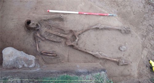 Phát hiện ngôi mộ kỳ bí trên hòn đảo của các tu sĩ ẩn cư