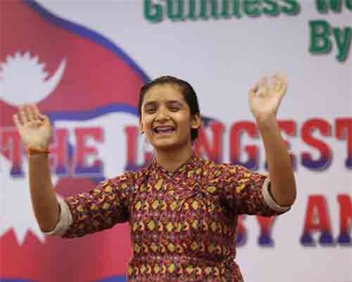 Khiêu vũ liên tiếp 126 giờ không nghỉ, thiếu nữ ghi tên mình vào kỷ lục Guinness