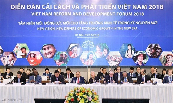 Thủ tướng Nguyễn Xuân Phúc cùng các đại biểu tham dự VRDF. (Ảnh: VGP)