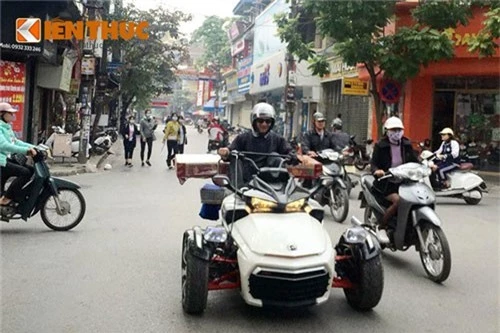 Môtô 3 bánh tiền tỷ Can-am làm xe ba gác tại Nam Định. Mẫu siêu môtô ba bánh Can-am Spyder F3 S 