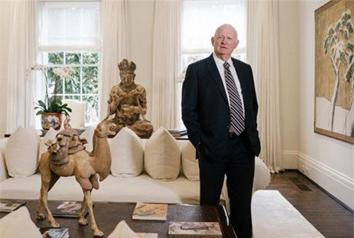 "Cánh tay phải" kín tiếng giúp ông Trump đối phó Trung Quốc