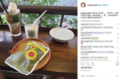 Khoe ảnh đi cafe ở Hà Nội, fan nghi mỹ nhân "She Was Pretty" Hwang Jung Eum đến Việt Nam du lịch cùng chồng