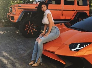 21 tuổi đã kiếm hàng ngàn tỷ đồng một năm, Kylie Jenner có cuộc sống sang chảnh và tài sản đáng ghen tị đến mức nào?