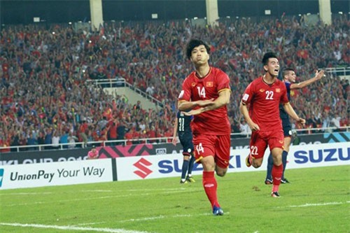 Vì sao Công Phượng nhận thẻ vàng ở trận gặp Philippines?