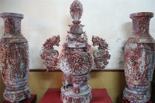 Thú chơi ngọc nguyên khối của đại gia: Xẻ 50 tấn ngọc làm bộ bàn ghế ngồi chơi