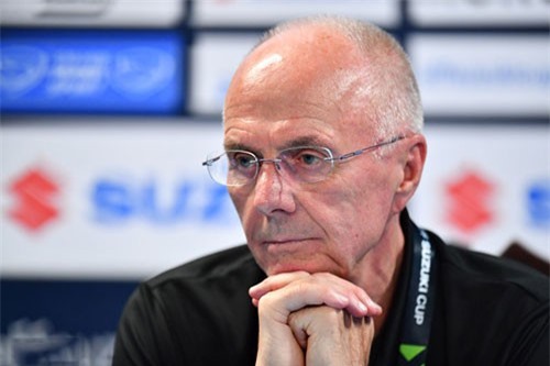 Clip: HLV Philippines 'tung hỏa mù' trước trận gặp Việt Nam