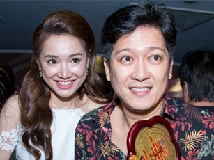 Trường Giang bị gạch tên khỏi "Giải Mai Vàng 2018" vì chiếm sóng cầu hôn Nhã Phương năm 2017