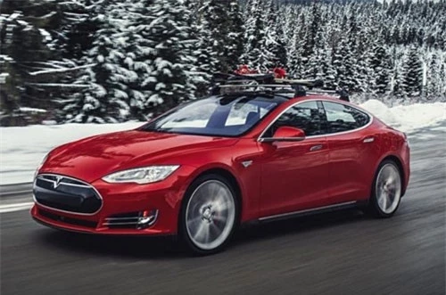 8. Tesla Model S 100D 2019 (giá khởi điểm: 96.000 USD, thời gian tăng tốc từ 0-96 km/h: 4,1 giây).